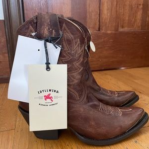 Cowboy Boots, Idyllwind Women’s Wheels Brown Western Booties - Round Toe NWT